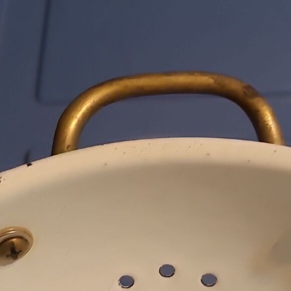 Kamenstein Floral Enanamel Colander with Gold Handles - Picture 3 of 16